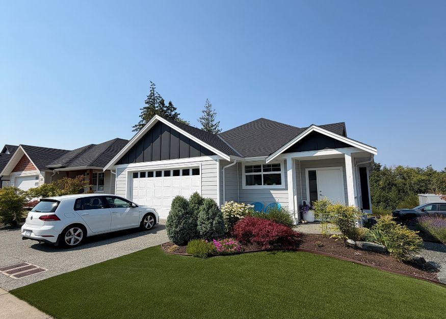 Professional interior house painting in Campbell River Regional District, BC with freshly painted walls, detailed trim, and smooth finishes by Vancouver Island painting